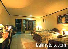 Sari Segara Resort - deluxe room with twin beds