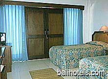 Aneka Beach Hotel - Standard room twin beds