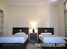 The Yulia Beach Inn Kuta - superior room double bed