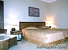 Jayakarta Hotel & Residences - Superior room with double bed