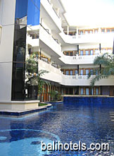 Aston Inn Tuban Bali - swimming pool
