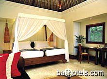Maya Ubud Resort - deluxe pool villa twin beds