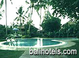 Puri Padi Resort - swimming pool